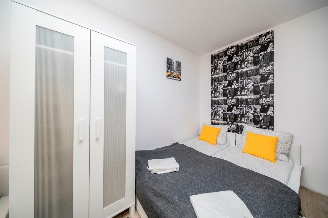 6 Cities Rooms Βαρσοβία Εξωτερικό φωτογραφία